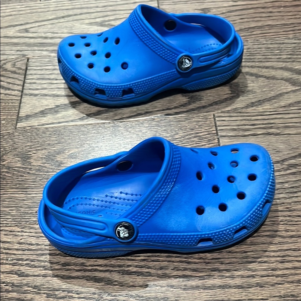 CROCS Blue Sandals with Signature Comfort and Ventilation - Picture 5 of 7